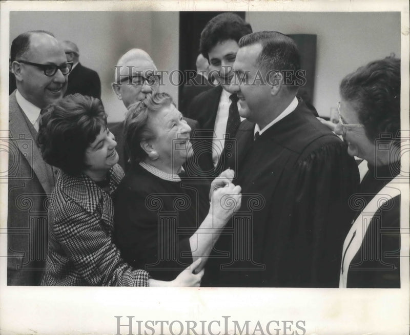 Load image into Gallery viewer, 1967 Press Photo Federal Judge Myron L. Gordon and family, Wisconsin - mjb65889
