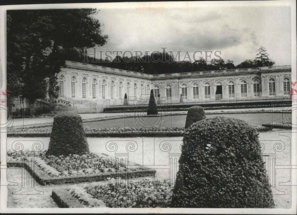 1966 Press Photo Trianon palace in the suburb of Versailles near Paris, France- Historic Images