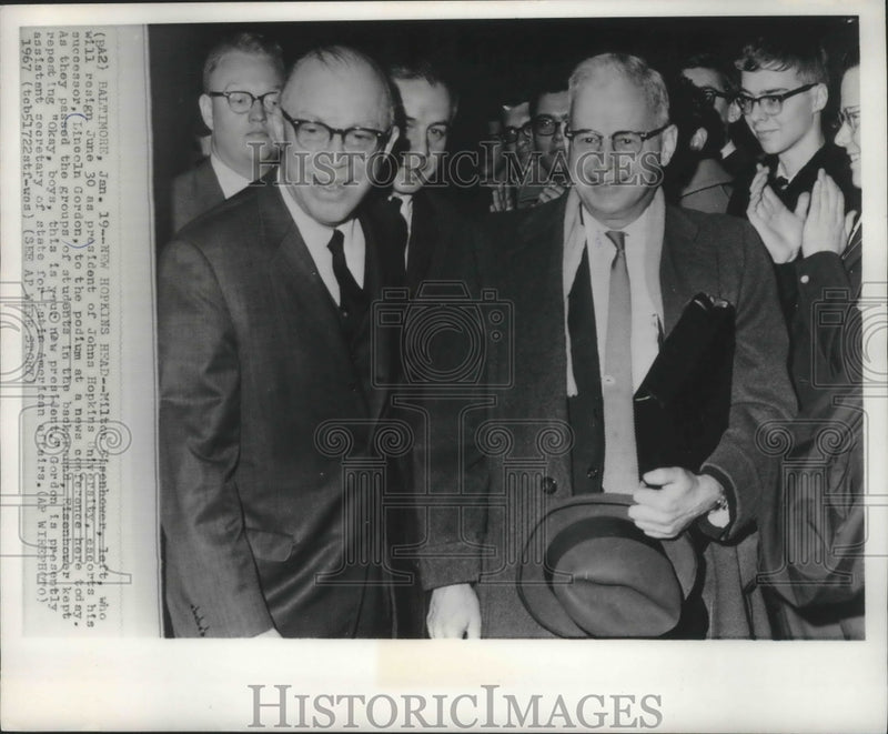 Load image into Gallery viewer, 1967 Press Photo Milton Eisenhower and Lincoln Gordon, Johns Hopkins University
