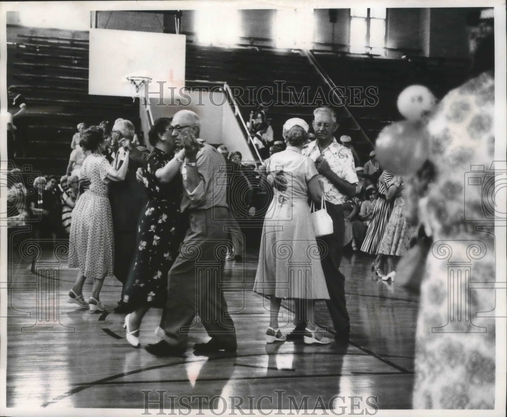 1957 Press Photo Dancing at Golden Age club, Sheboygan North high school- Historic Images