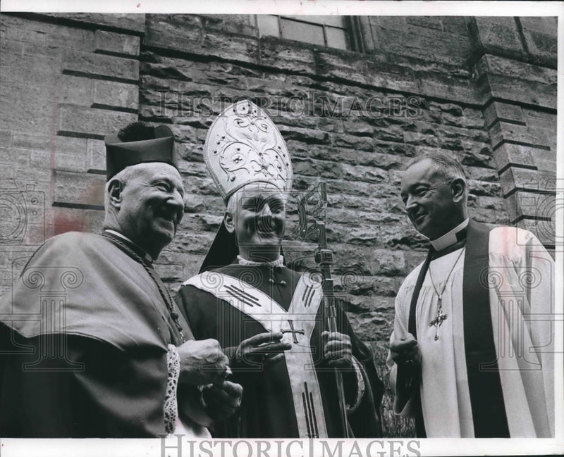 Load image into Gallery viewer, 1967 Press Photo Archbishop Cousins, Bishop Cletus O'Donnell, and Bishop Hallock
