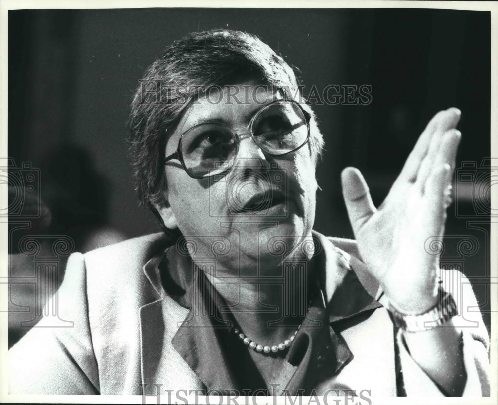 1982 Press Photo Janet Norwood testifying before Economic Committee, Washington.- Historic Images