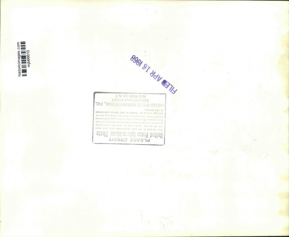 1968 Press Photo Patrick and Luci Nugent at White House balcony with family