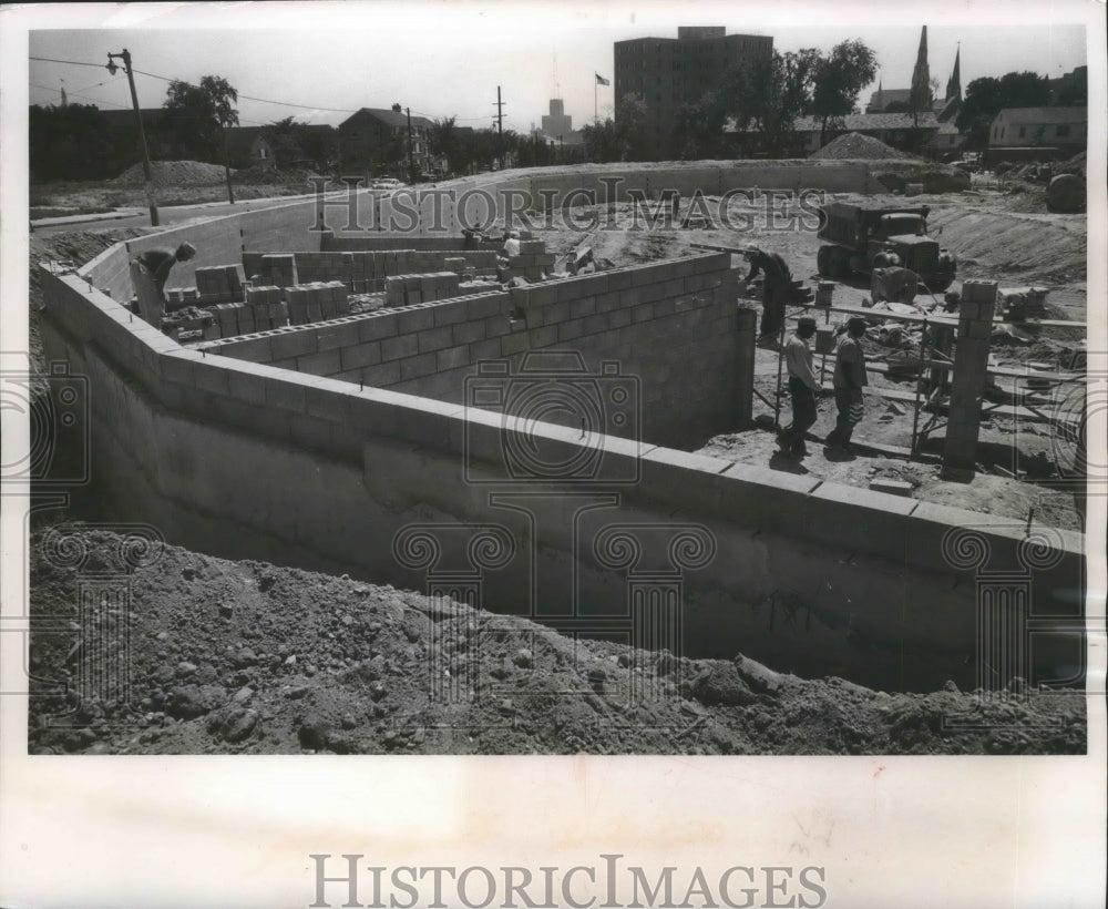  Press Photo Circular courtyard for Hillside renewal housing project being built- Historic Images