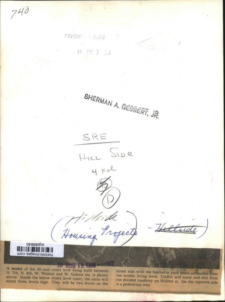 1960 Press Photo Model shows 40 unit court built at Hillside Housing Project