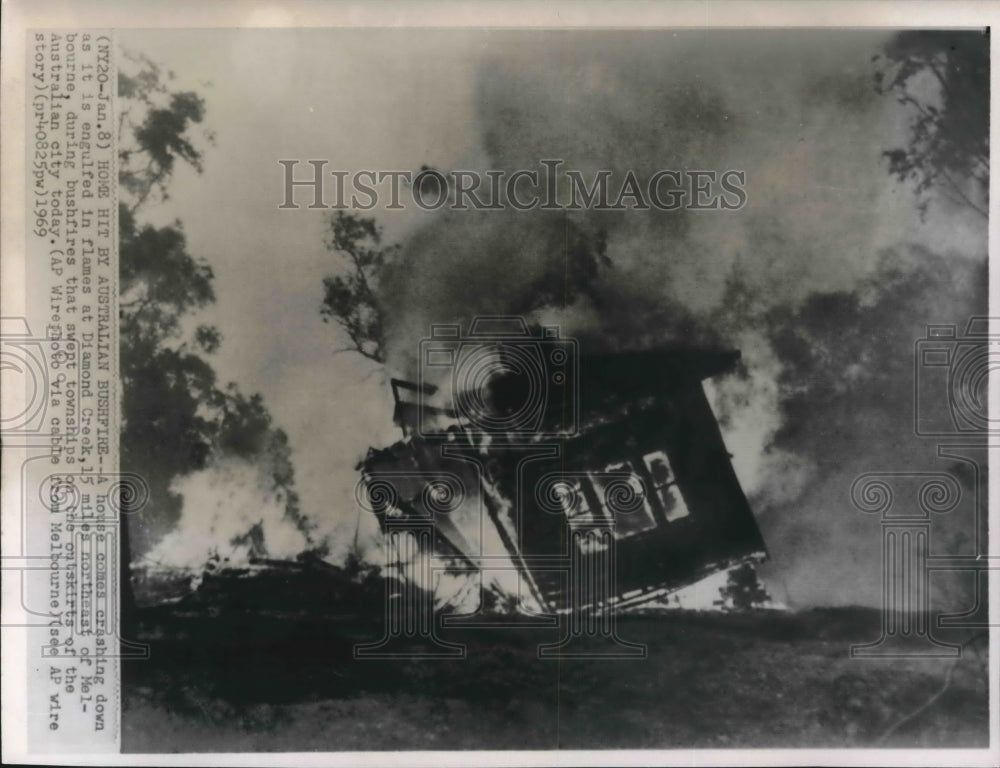 1969 Press Photo Diamond Creek brushfire northeast of Melbourne, Australia