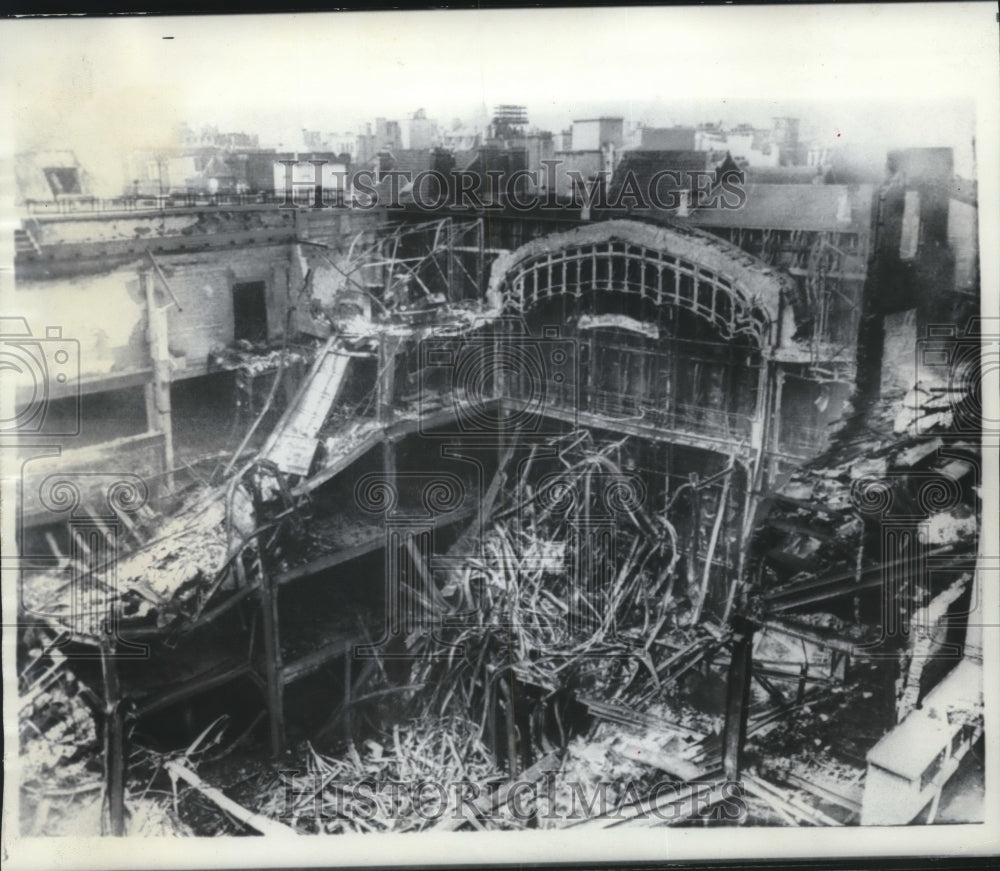 1967 Press Photo Fire guts department store in Brussels arson suspected