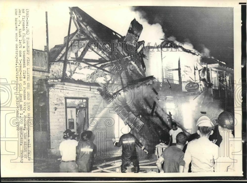 1972 Press Photo Fire roared through tenement section of Panama City- Historic Images