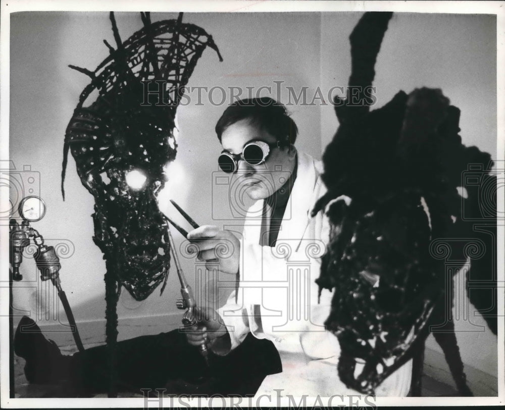 1967 Press Photo Italian sculptor Giuseppe Gentili, in his studio- Historic Images