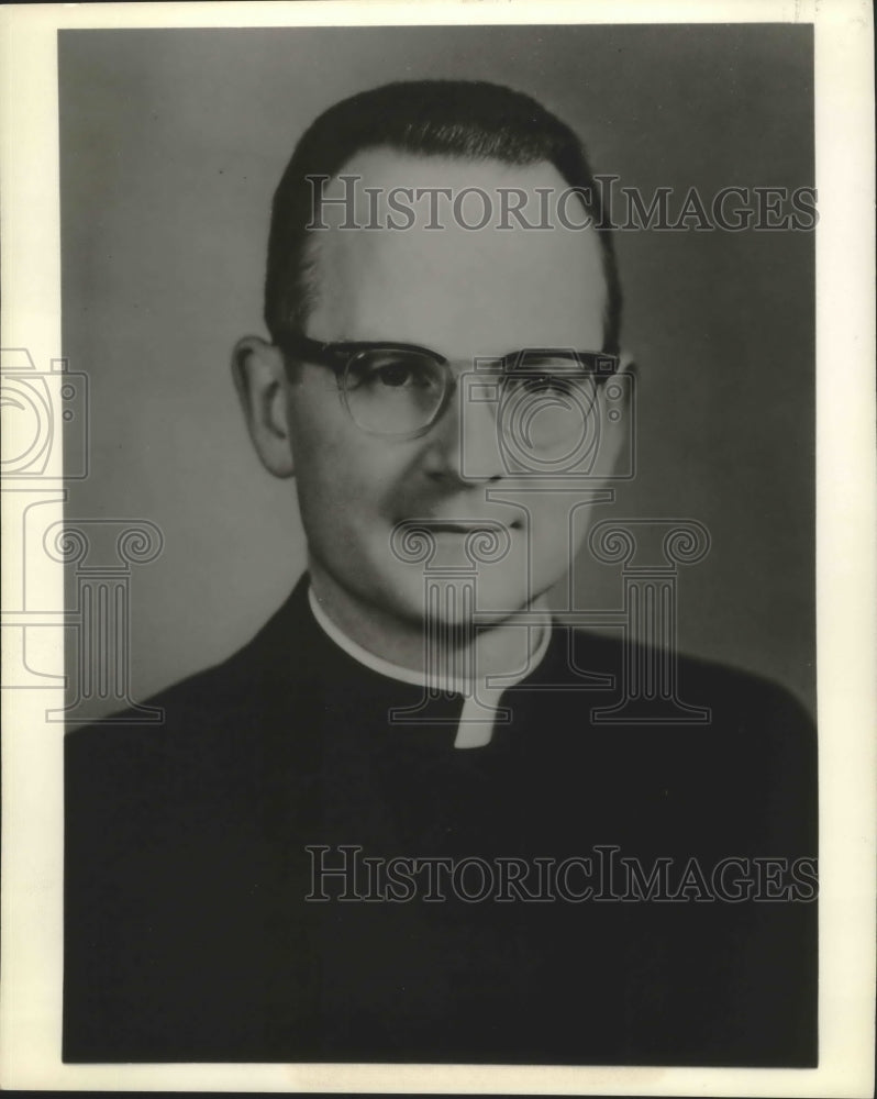 1963 Press Photo Reverend Miles. X. Hillis, C.S.P Milwaukee- Historic Images