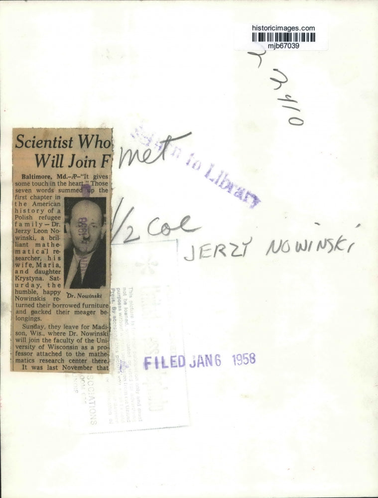 1958 Press Photo Dr. Jerzy Nowinski, a polish scientist speaking, Maryland.