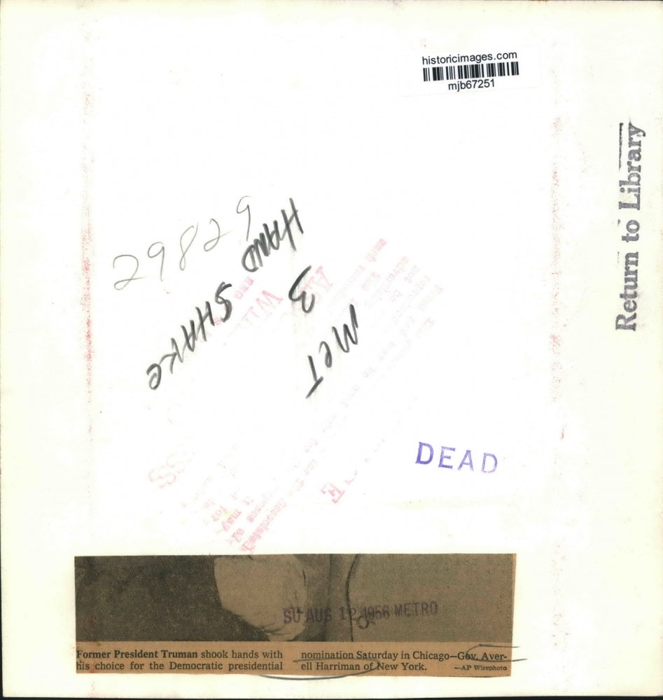 1956 Press Photo Harry Truman shook hands with Governor Arvell Harriman, Chicago