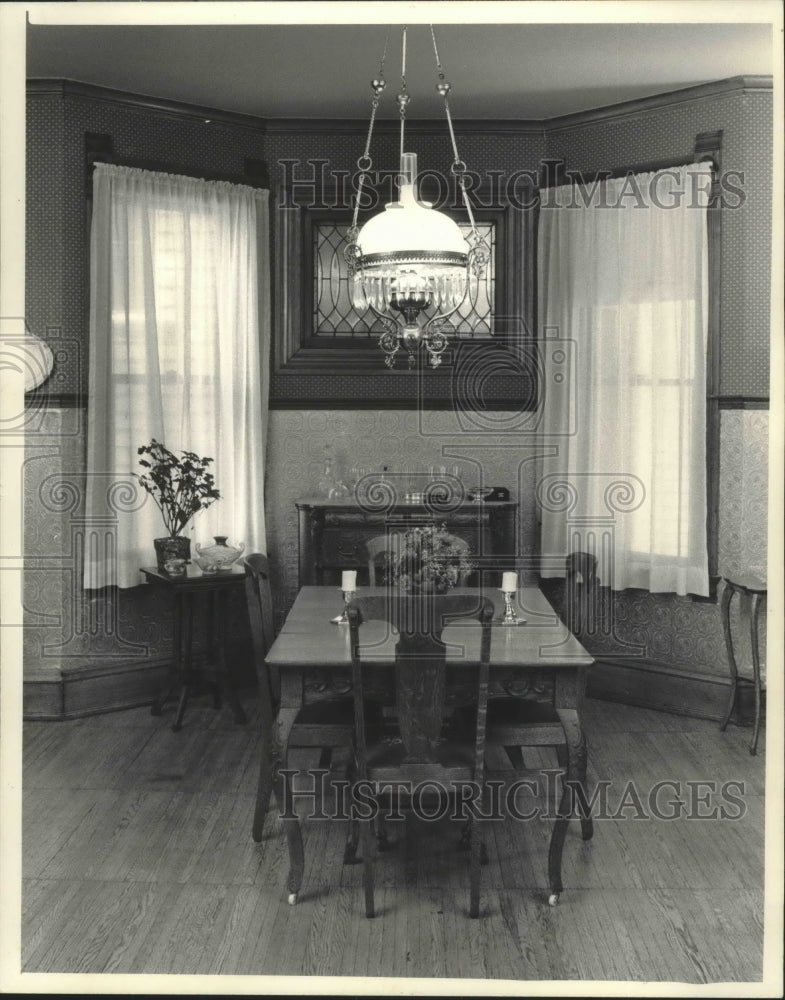 1965 Press Photo Dining area of Seymour home, Milwaukee- Historic Images