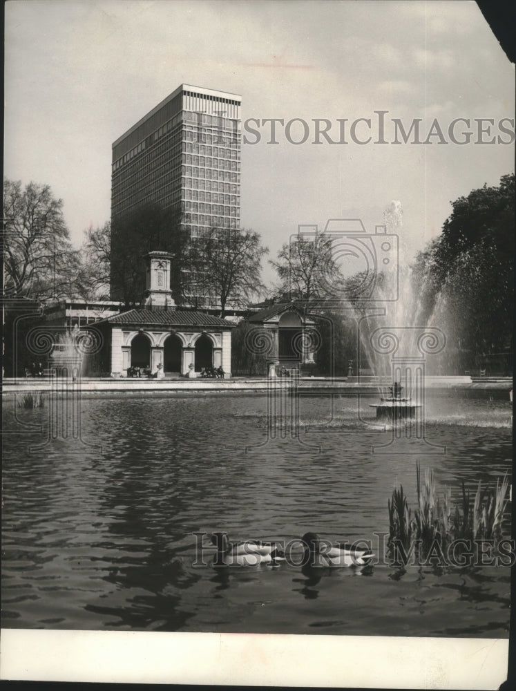 1968 Press Photo Royal Lancaster Hotel headquarters, Sports Show&#39;s fishing champ- Historic Images