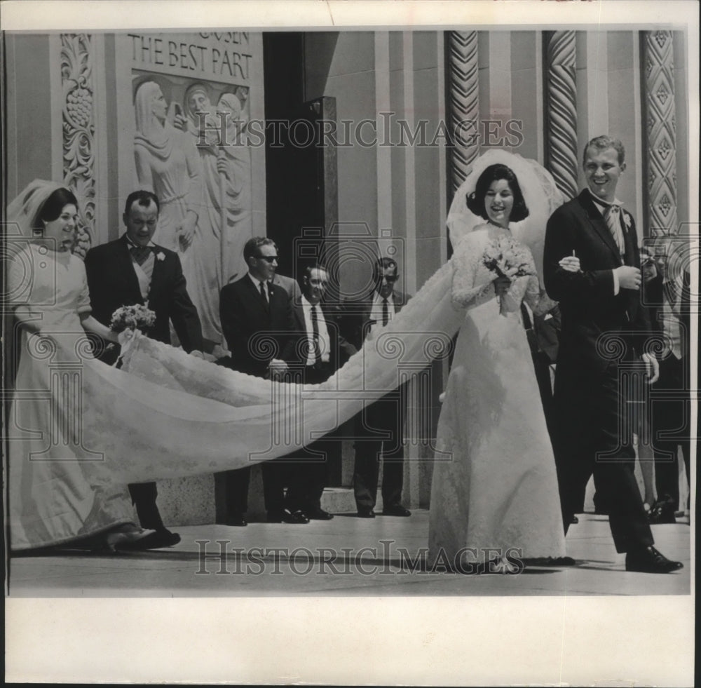 1966 Press Photo Mr. and Mrs. Patrick J. Nugent Wedding - mjb67553