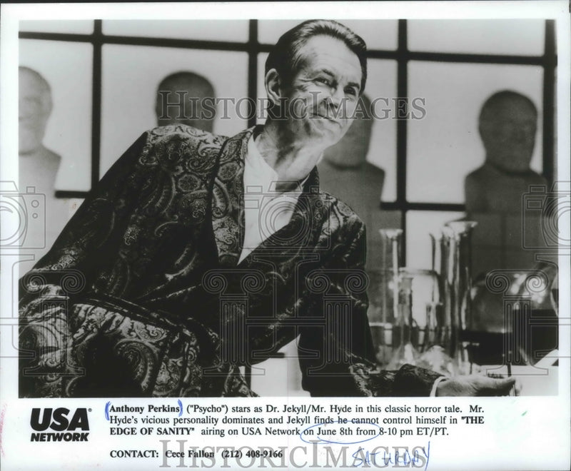Load image into Gallery viewer, Press Photo Anthony Perkins stars as Dr. Jekyll / Mr. Hyde "The Edge of Sanity"
