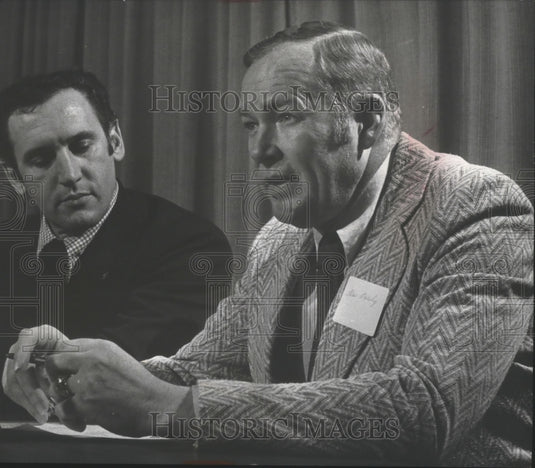 1973 Press Photo Charlie Parsley announces resignation as UWM basketball coach- Historic Images