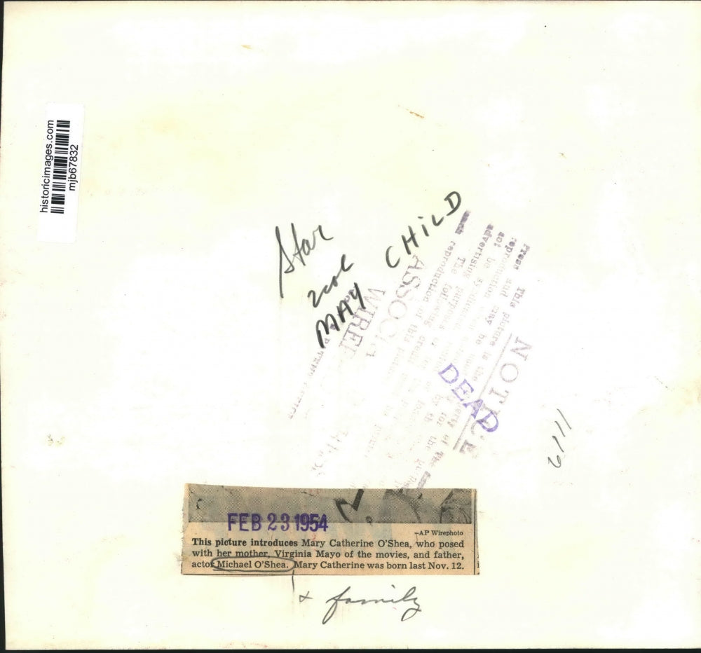 1954 Press Photo Michael O'Shea and Virginia Mao with daughter, Mary Catherine