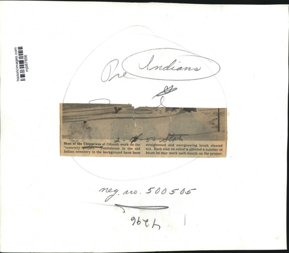 1950 Press Photo Chippewas At Ohanah Work On Old Indian "Cemetery Project"