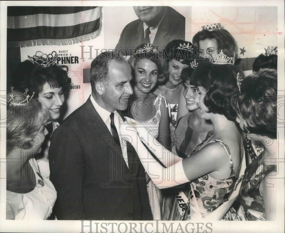 1962 Press Photo Gaylord Nelson Senatorial Candidate attends county fair