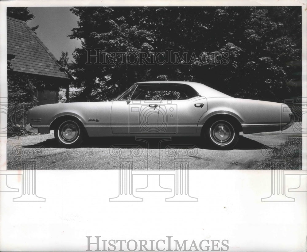 1966 Press Photo Oldsmobile Delmont 88. - mjb68085
