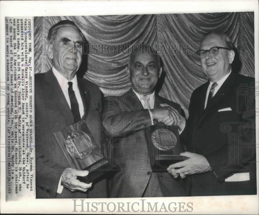 1965 Press Photo Dr. Norman Vincent Peale, Harry Winokur - mjb68185- Historic Images