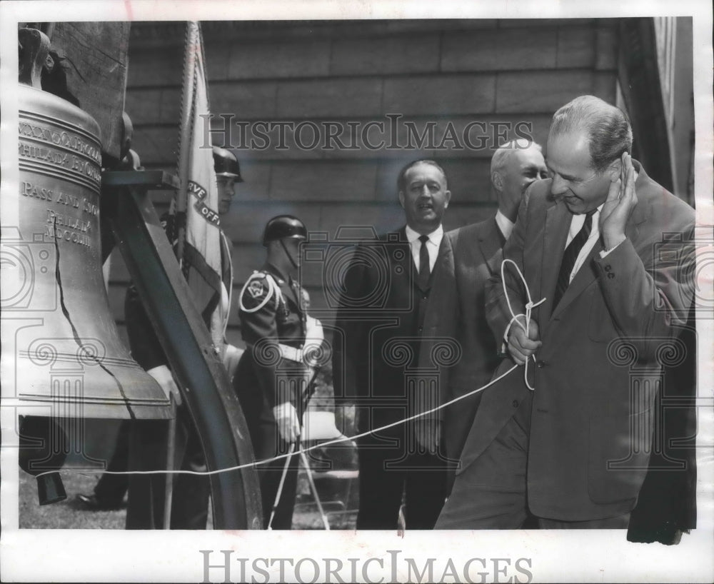 1961 Press Photo Gov. Nelson, rededication of Wisconsin&#39;s copy of Liberty Bell- Historic Images