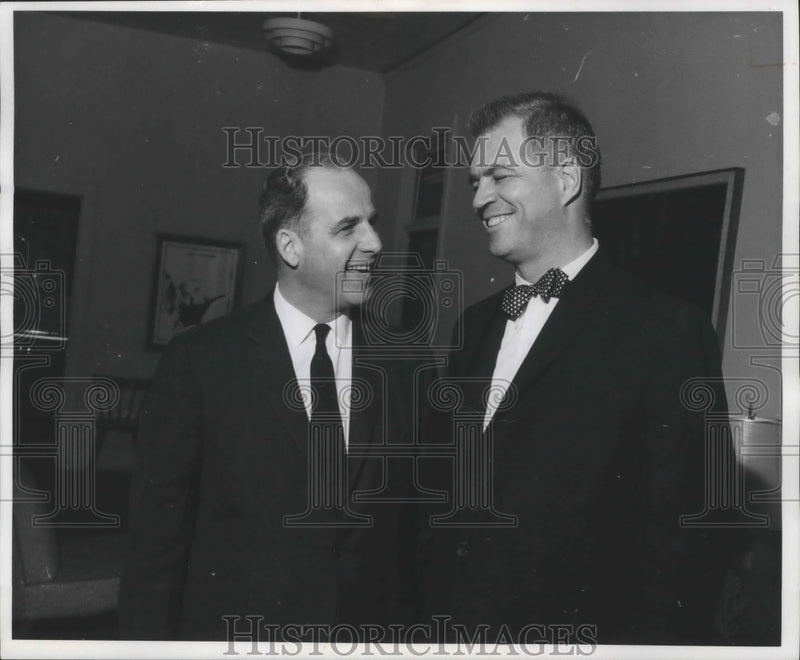 Load image into Gallery viewer, 1961 Press Photo Wisconsin Governor Gaylord Nelson at annual UMW conference
