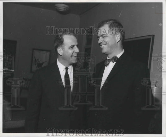 1961 Press Photo Wisconsin Governor Gaylord Nelson at annual UMW conference