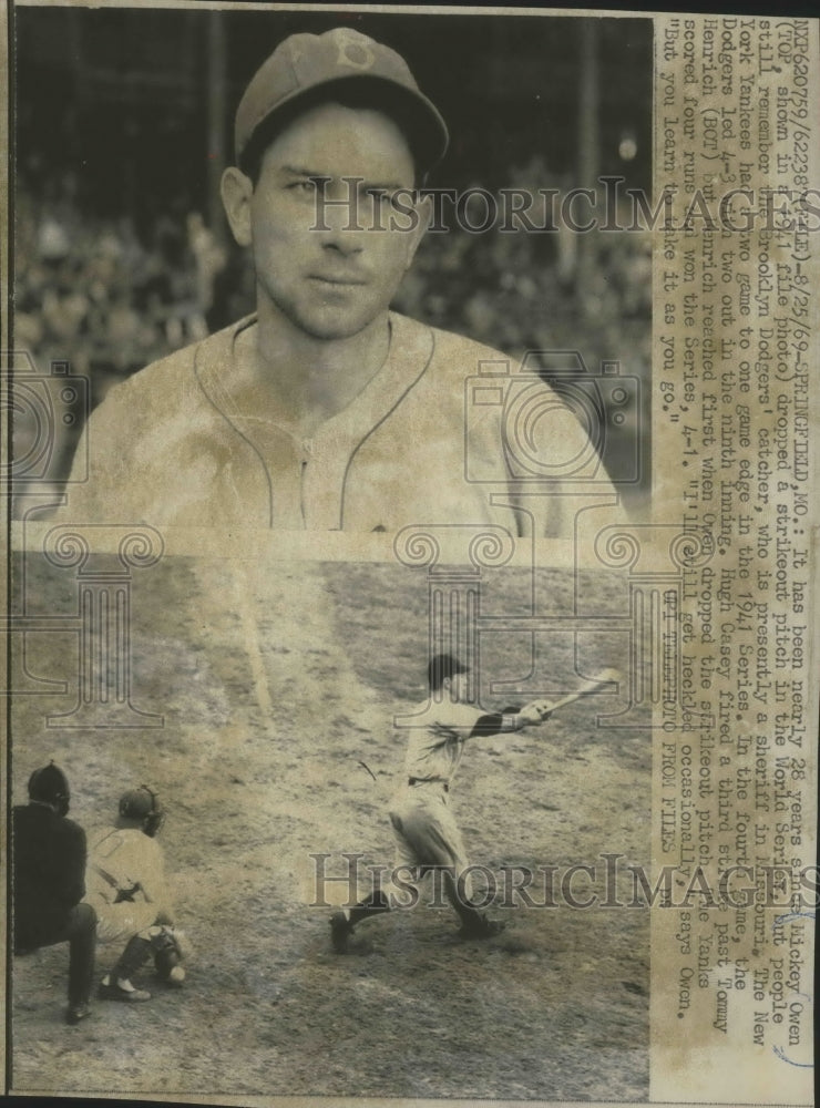 1941 Press Photo Mickey Owen drops a strikeout pitch in the 1941 World Series- Historic Images