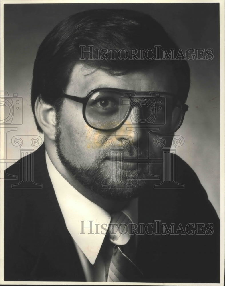 1992 Press Photo Executive Gary Good Director of Milwaukee symphony Orchestra- Historic Images