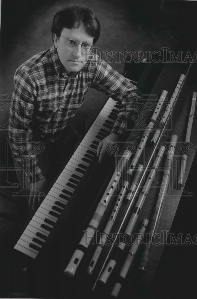 1985 Press Photo Pianist-composer Steve Nelson-Raney with tools of his trade- Historic Images