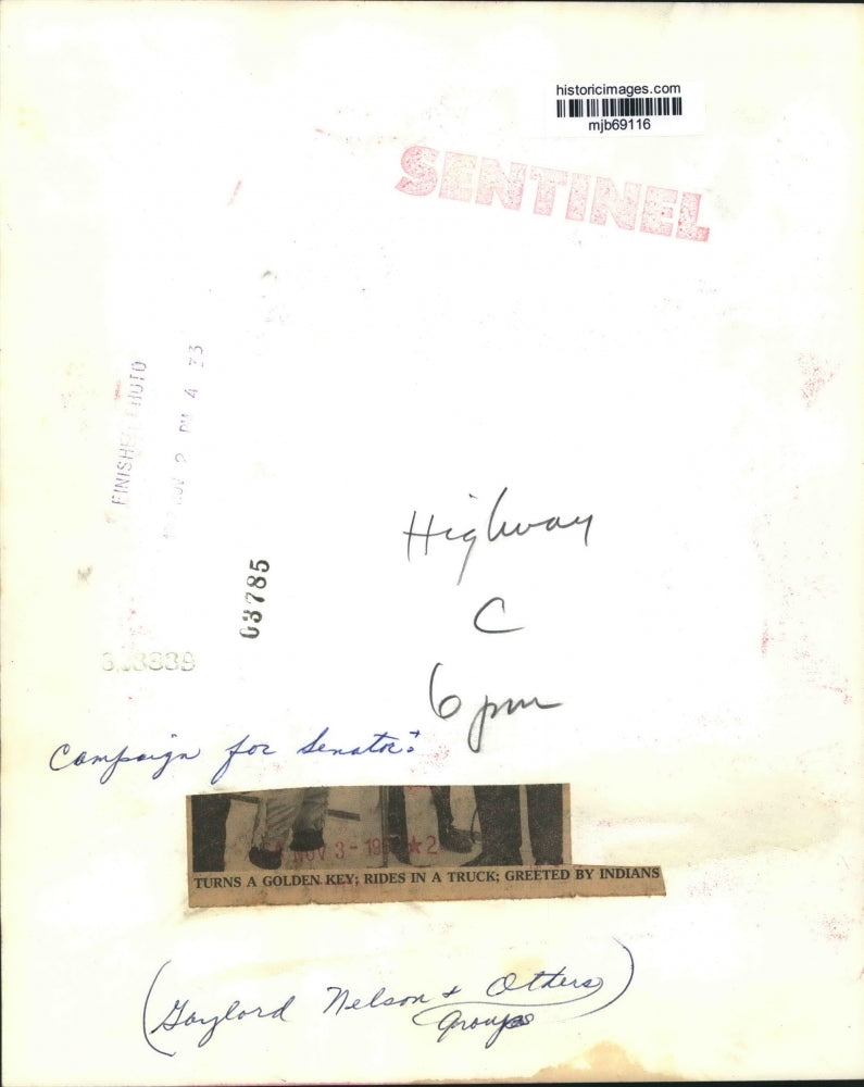 1962 Press Photo Wisconsin Governor Gaylord Nelson Campaigning for Senator