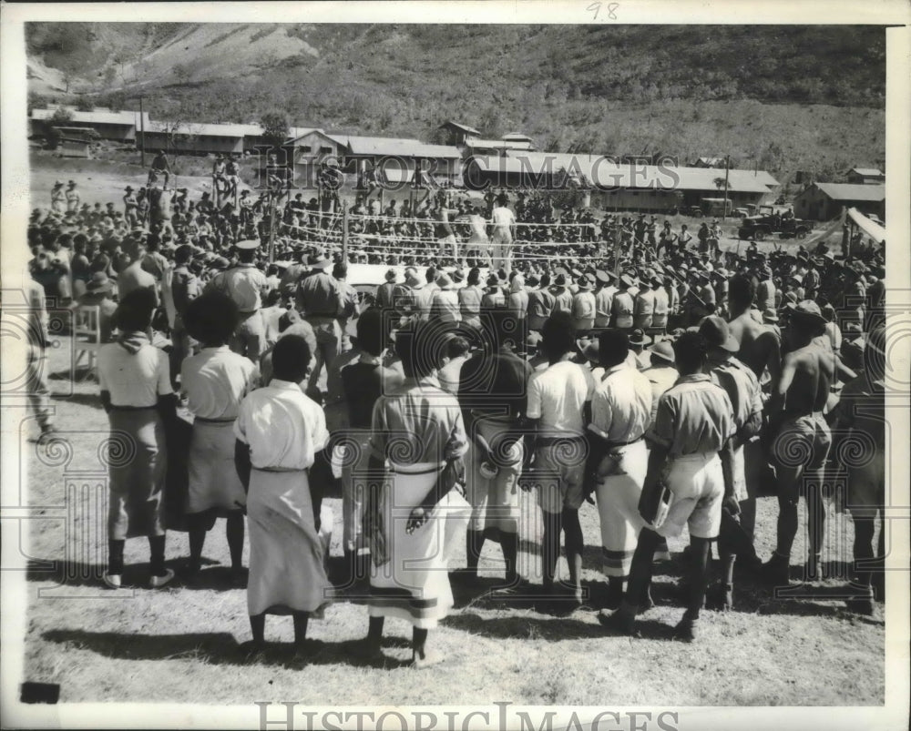 1942 Press Photo New Guinea natives are standing amazed watching civilized sport- Historic Images