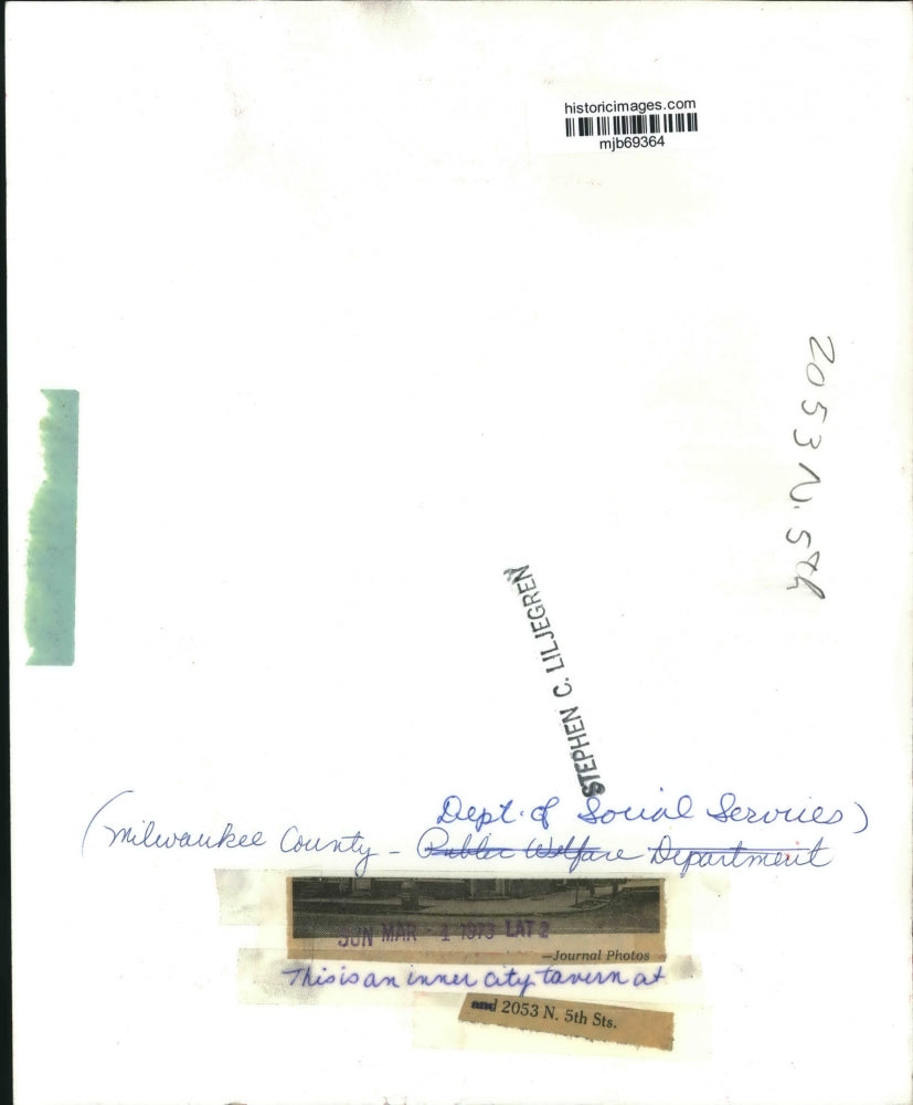 1973 Press Photo Milwaukee County Department of Social Services in a tavern