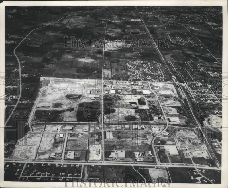Load image into Gallery viewer, 1968 Press Photo Aerial view of industrial park in New Berlin, Wisconsin
