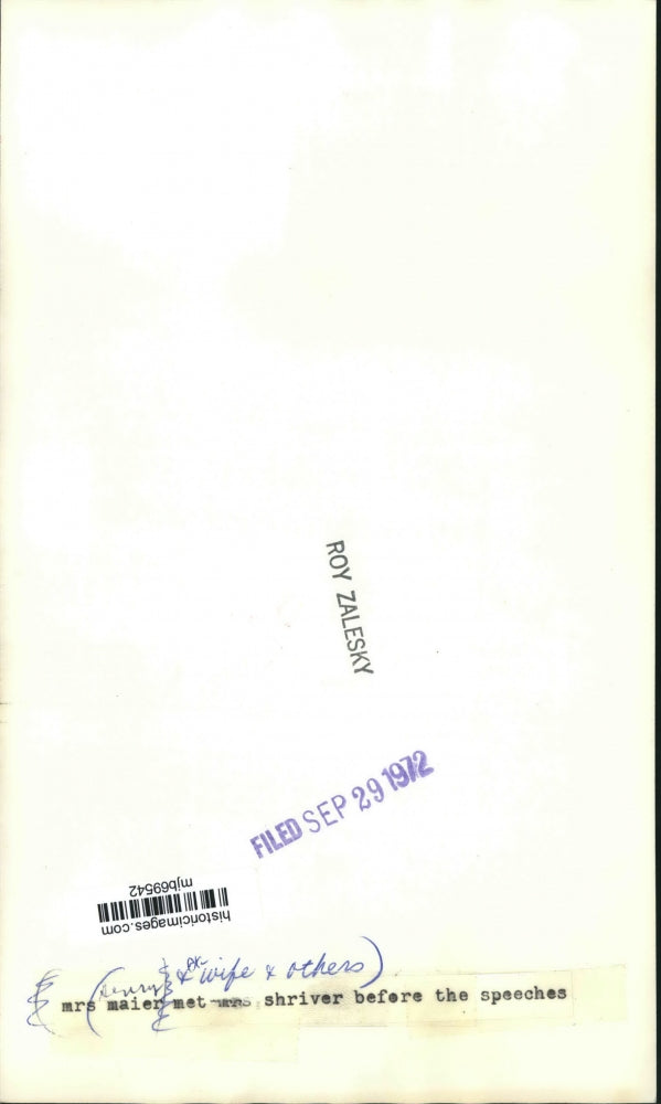 1972 Press Photo Mrs Henry Maier meets Shriver before the speeches. - mjb69542