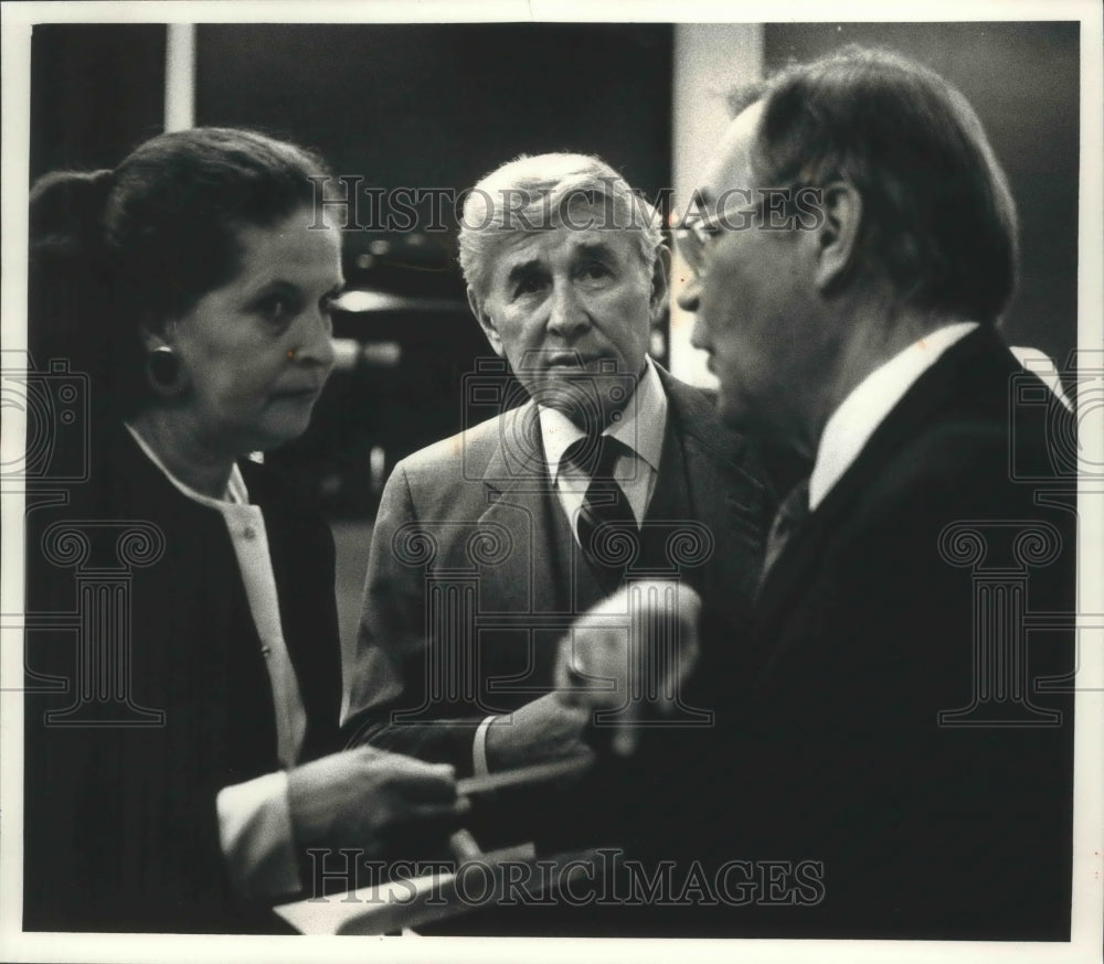 1989 Press Photo  Former mayor Henry Maier, wife and Tom Nedwek, Milwaukee.- Historic Images