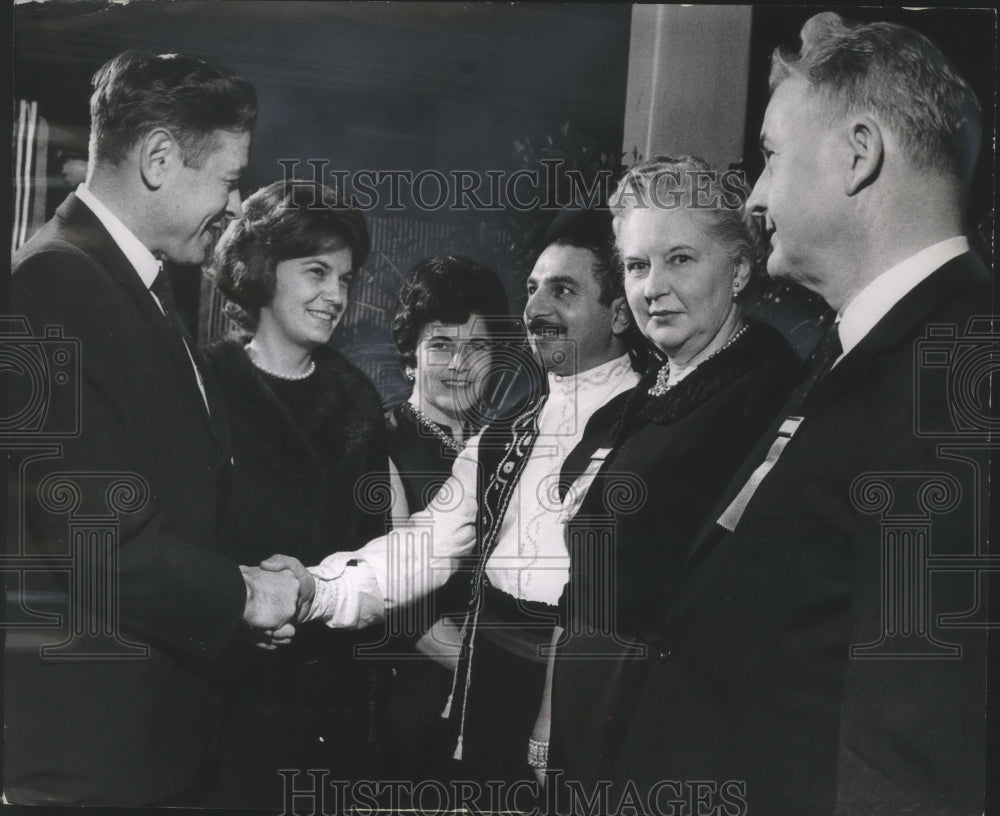 1963 Press Photo Mayor and Mrs. Maier receiving others at cocktail party.