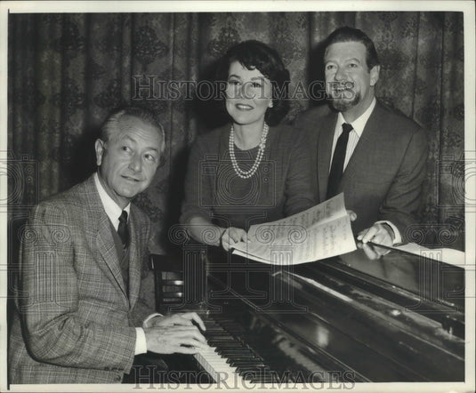 1965 Press Photo Actor Robert Young with Singers Lois Hunt and Earl Wrightson- Historic Images