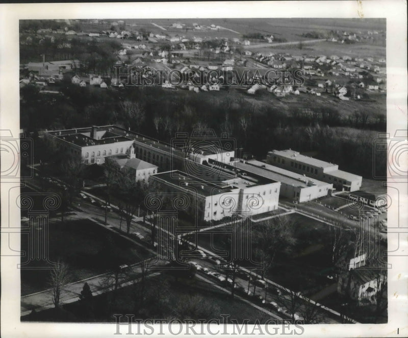 Load image into Gallery viewer, 1963 Press Photo Aerial view of the Institute of Paper Chemistry Appleton
