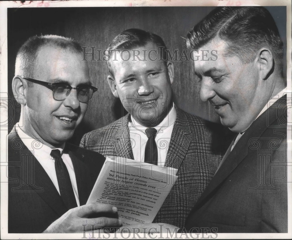 1964 Press Photo James Nichols with new officers of builder Assoc., Milwaukee.