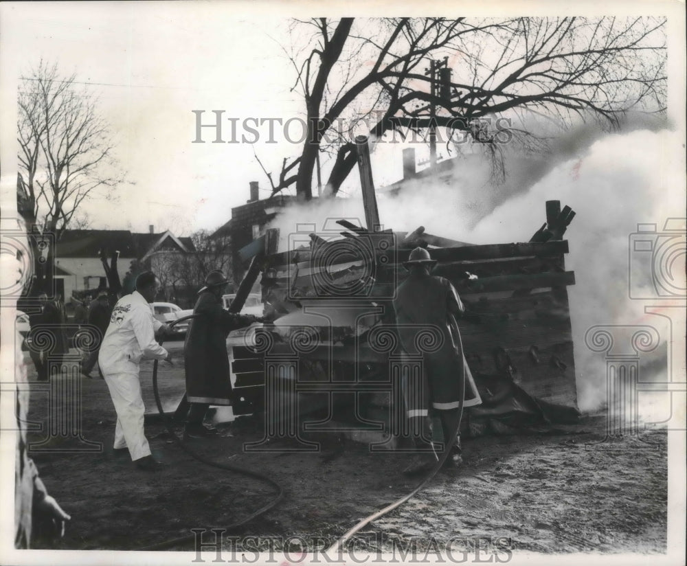 1958 Press Photo A demonstration of fire fighting with high pressure equipment.