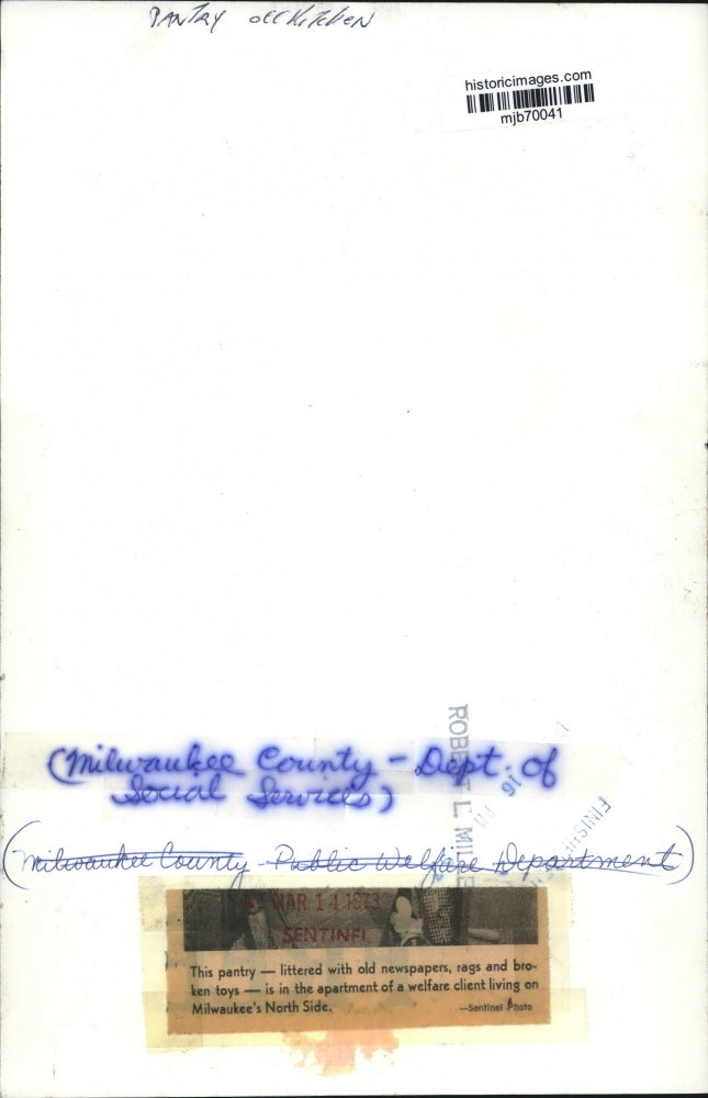 1973 Press Photo Littered pantry in apartment of welfare client, Milwaukee.