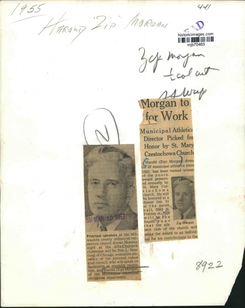 1960 Press Photo Harold Morgan, athletic director wins youth award, Milwaukee