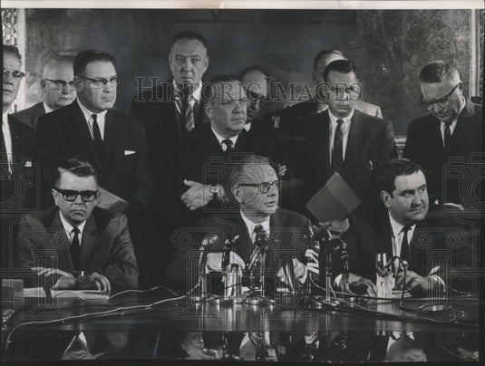 1964 Press Photo National Farmers Organization President meets Gov. Reynolds- Historic Images