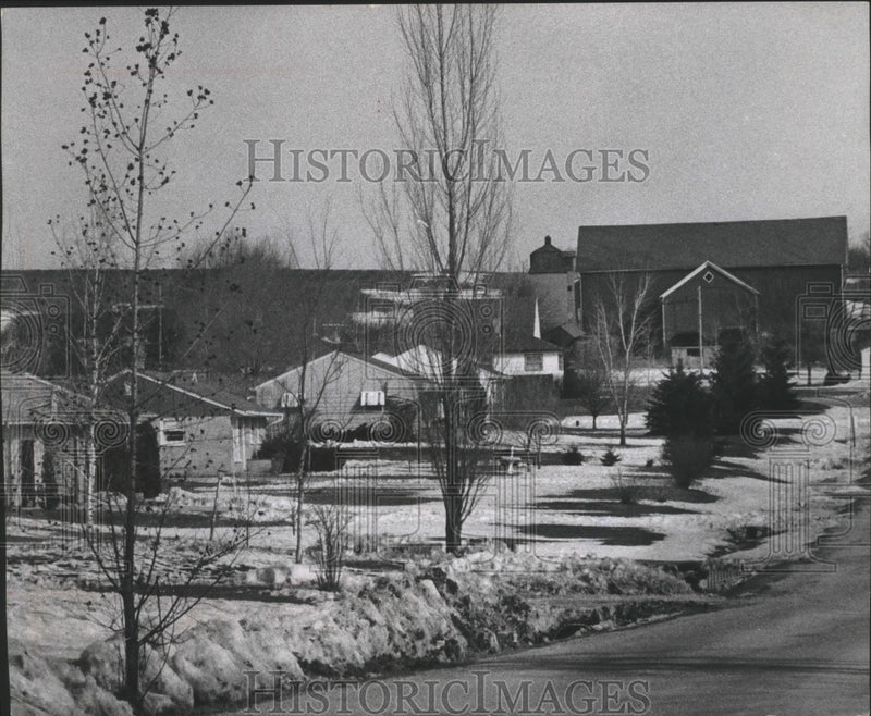 Load image into Gallery viewer, 1971 Press Photo Urban and rural areas in Waukesha County city of Muskego
