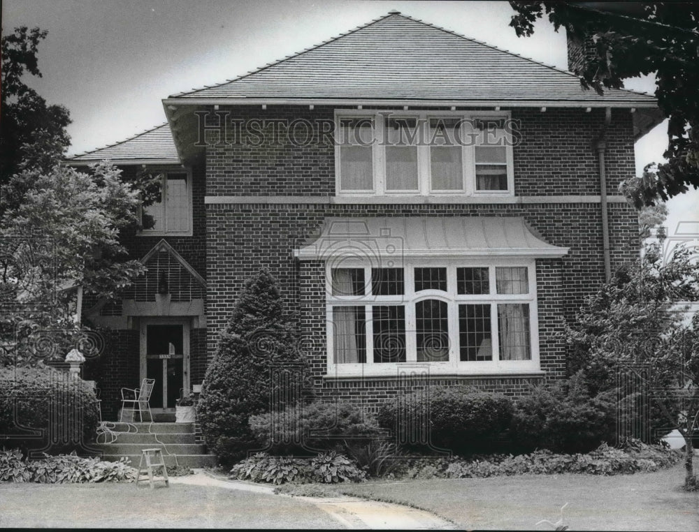 1977 Press Photo Neighborhood Improvement Corporation subsidizes loans for homes