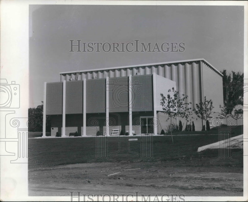 Load image into Gallery viewer, 1968 Press Photo Stucki Memorial Hall in Neillsville, Wisconsin - mjb70976
