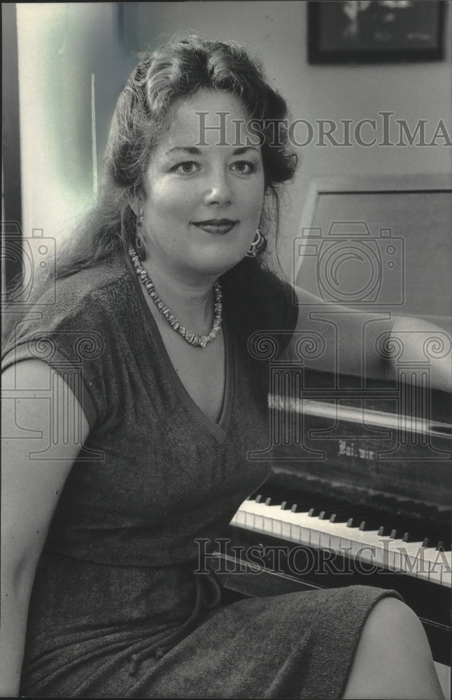 1984 Press Photo Pianist Martha Naset, Milwaukee - mjb71317